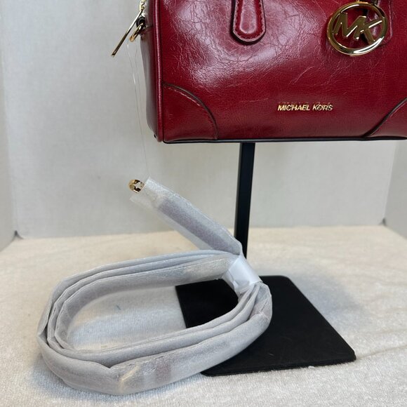 🔥 Michael Kors Thompson Distressed Cherry Red Convertible Satchel (NWT)🔥 - Picture 2 of 6